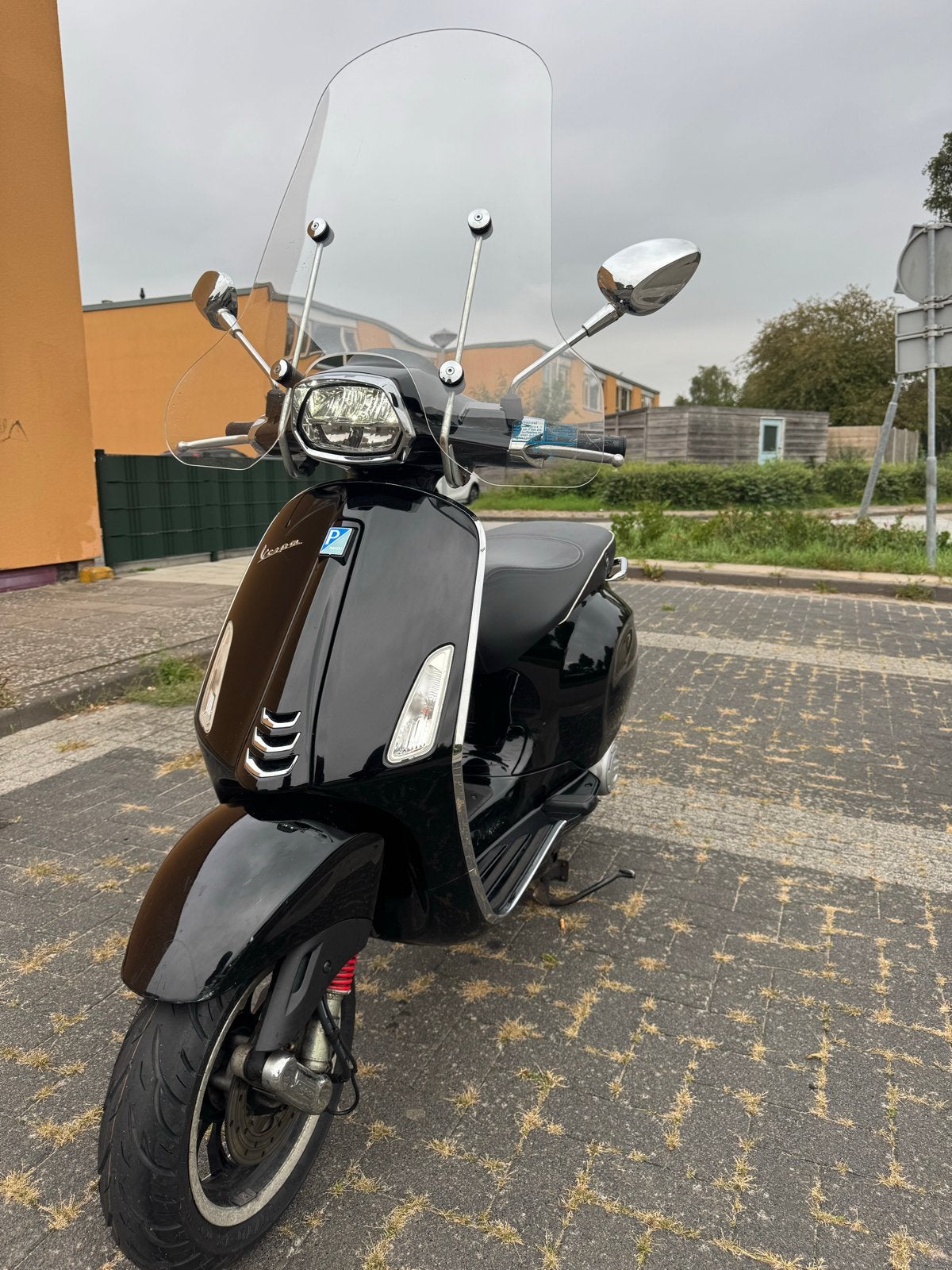 Vespa Sprint 2019 | Zwart | Geel kenteken, Fietsen en Brommers, Ophalen, Gebruikt, Overige modellen, Maximaal 45 km/u