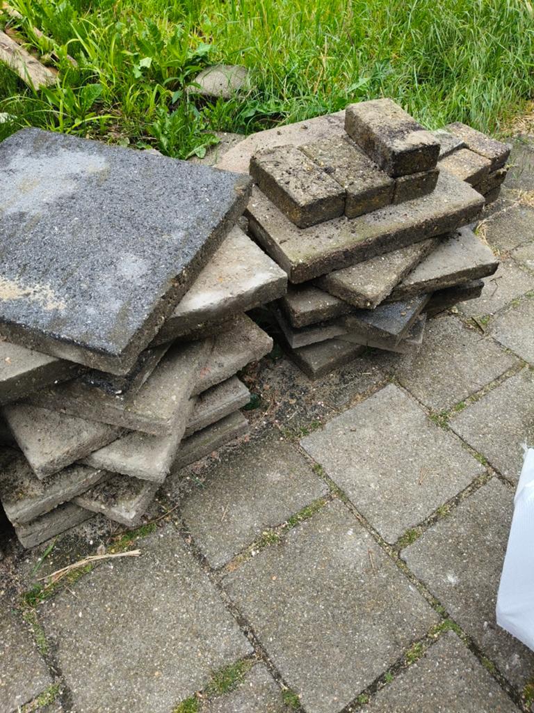 Gratis diverse maten tuintegels, Tuin en Terras, Tegels en Klinkers, Ophalen, Gebruikt, Beton, Terrastegels
