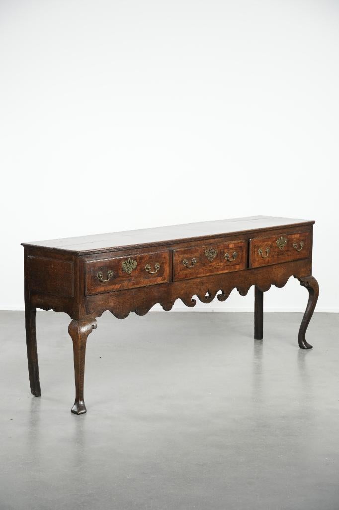 Groot antiek Engels dressoir van eikenhout uit de 18e eeuw, Antiek en Kunst, Ophalen