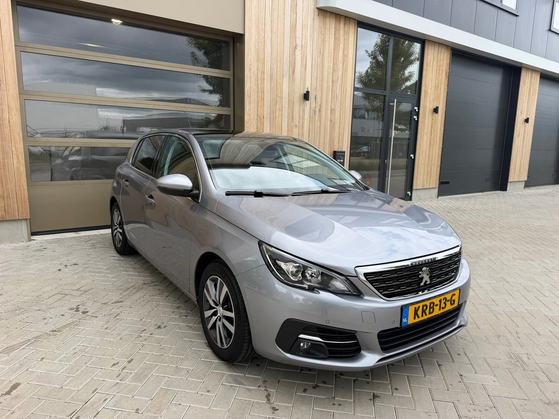 Peugeot 308 1.2 PureTech GT 5DRS|Automaat|Clima|Navi|Parkeer, Auto's, Peugeot, Stof, Gebruikt, 1199 cc, 1180 kg