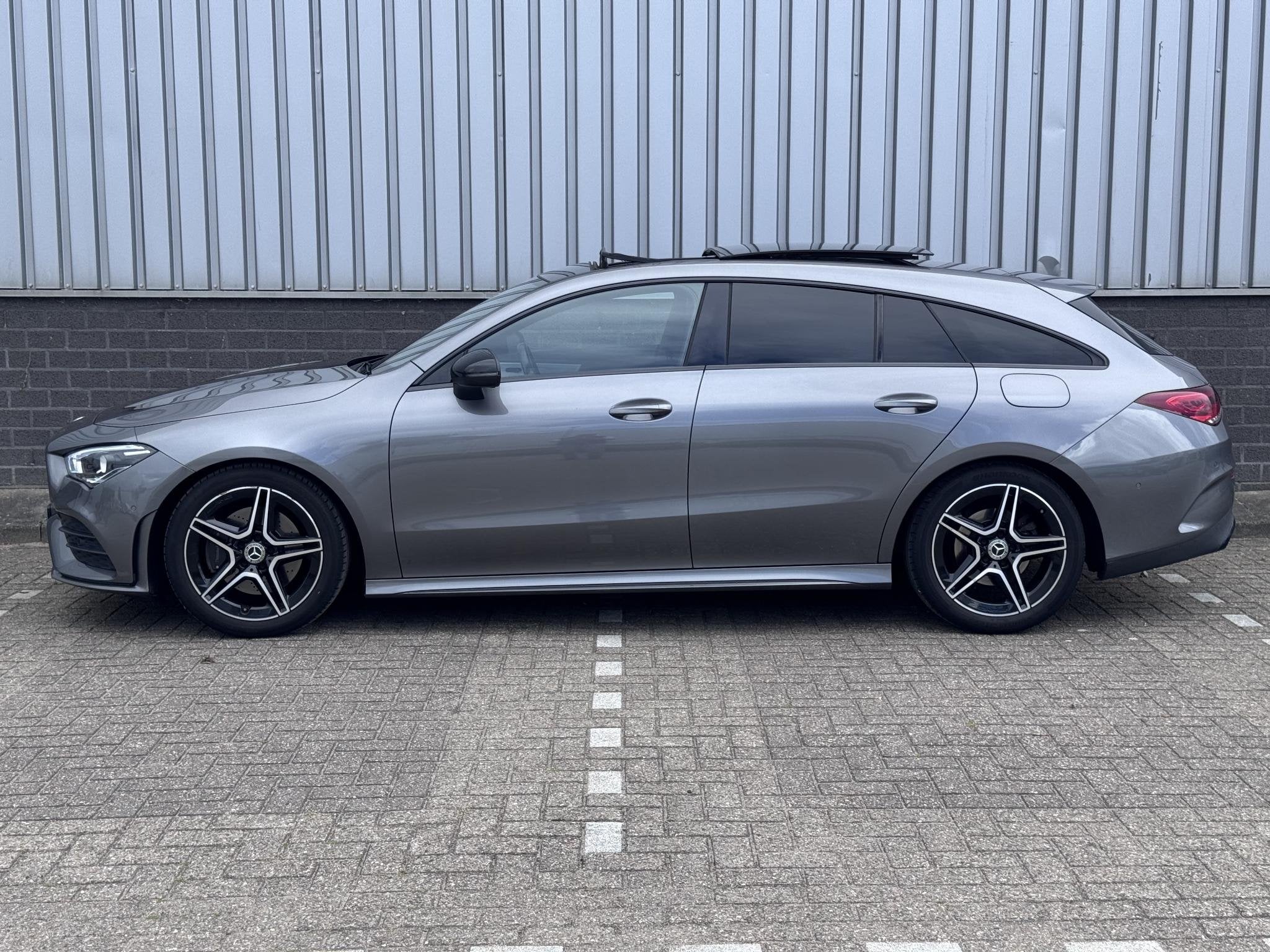 Mercedes-Benz CLA-klasse Shooting Brake 200 Business Solutio, Gebruikt, Euro 6, 4 cilinders, Leder en Stof
