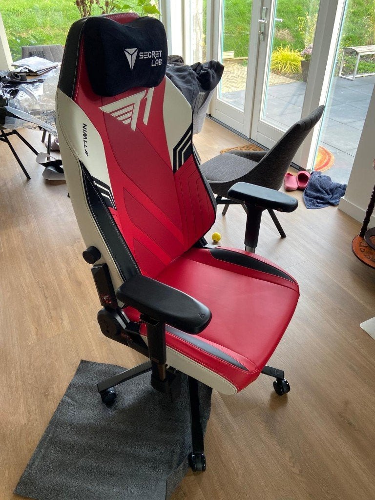 Secretlab TITAN Evo Game Chair — T1 Limited Edition (XL), Huis en Inrichting, Bureaustoelen, Ophalen, Gaming bureaustoel, Zo goed als nieuw