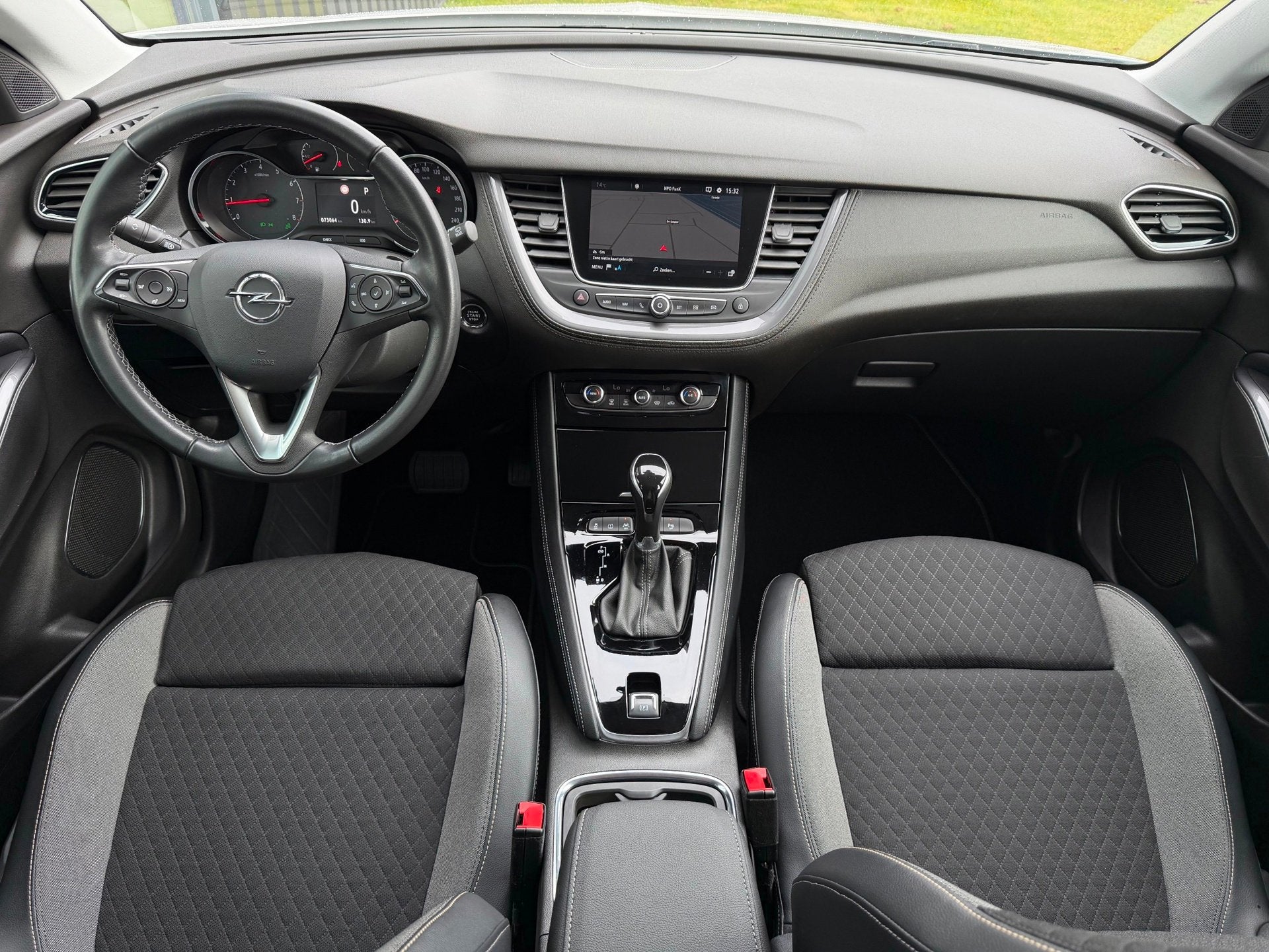 Opel Grandland X 1.6 Turbo Ultimate Aut Camera Navi 1600KG T, Dealer onderhouden, Stof, Gebruikt, Zwart