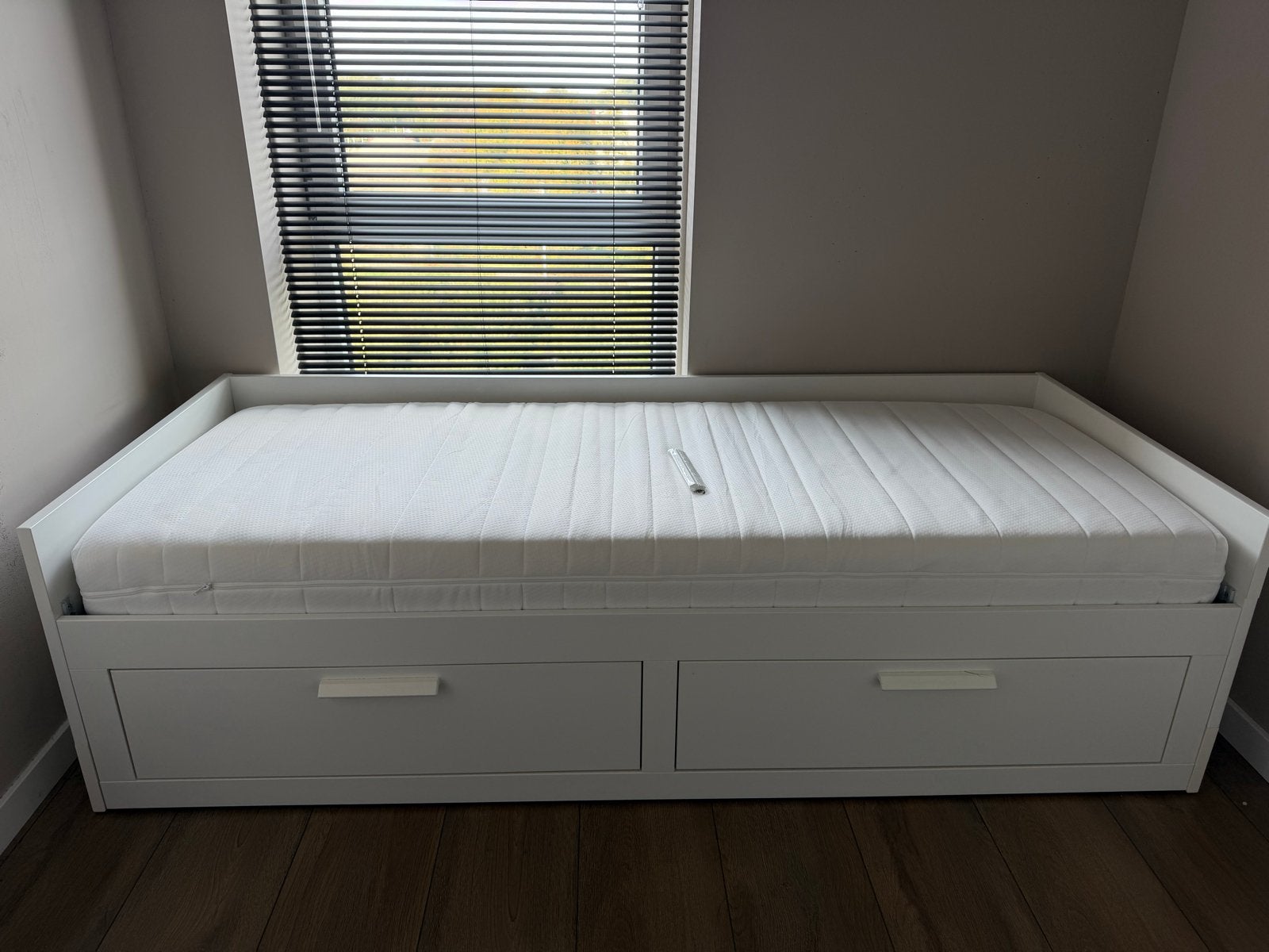 IKEA BRIMNES Bedbank met 2 lades en 2 matrassen (80x200 cm), Ophalen, Eenpersoons, Wit, Zo goed als nieuw