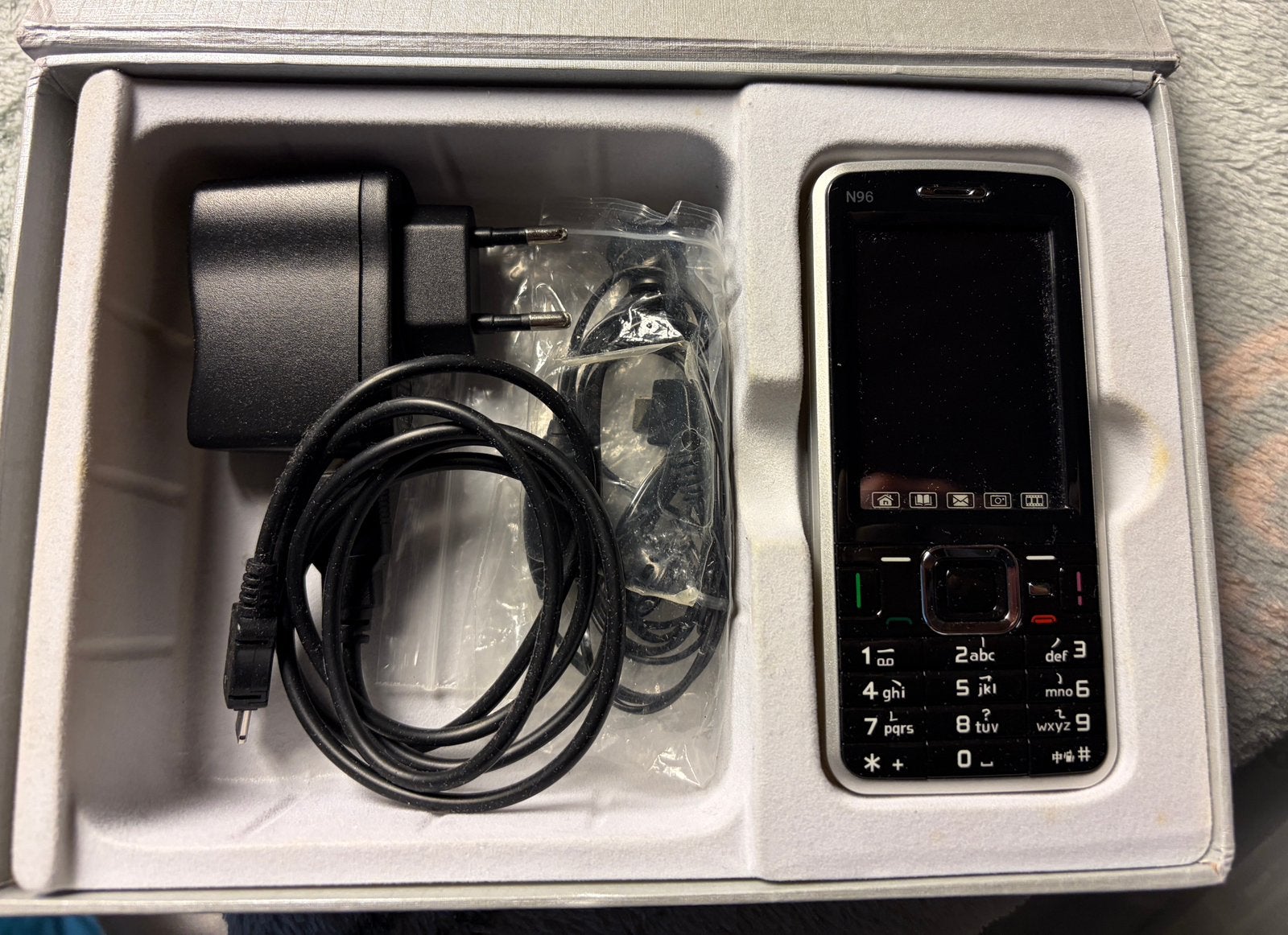 N96 gsm, Telecommunicatie, Mobiele telefoons | Nokia, Ophalen of Verzenden, Zo goed als nieuw, Zwart