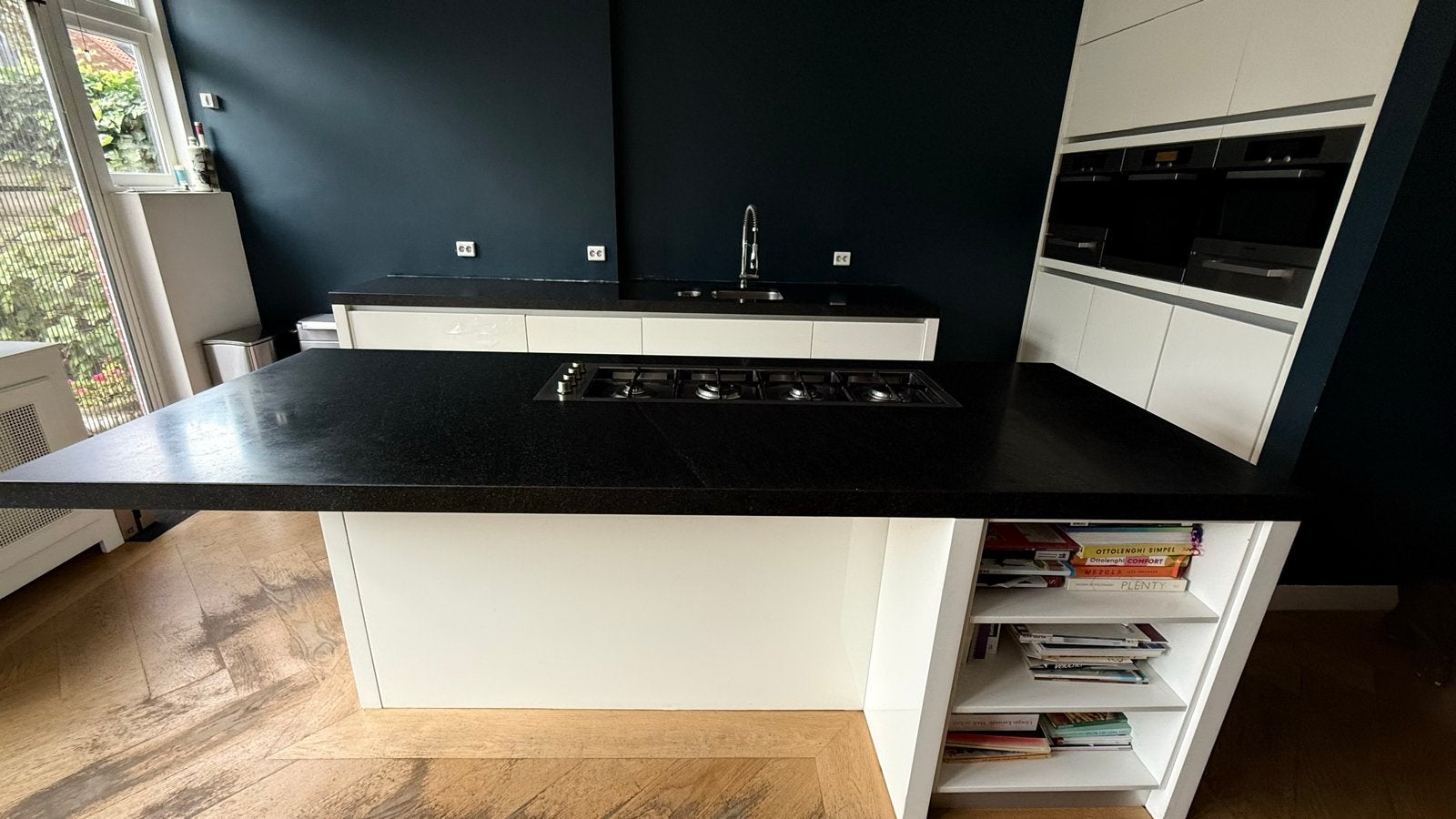 Keuken, deels met Miele Inbouwapparatuur:, Ophalen, Gebruikt, Overige typen, Graniet of Steen