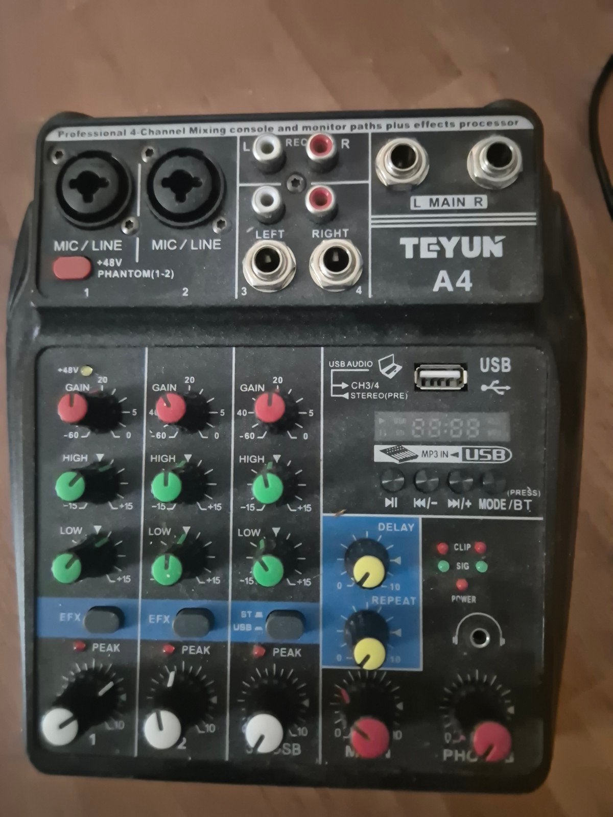 Teyun A4 4-kanaals audiomixer met USB en effecten, Ophalen of Verzenden, Zo goed als nieuw, Minder dan 5 kanalen, Microfooningang