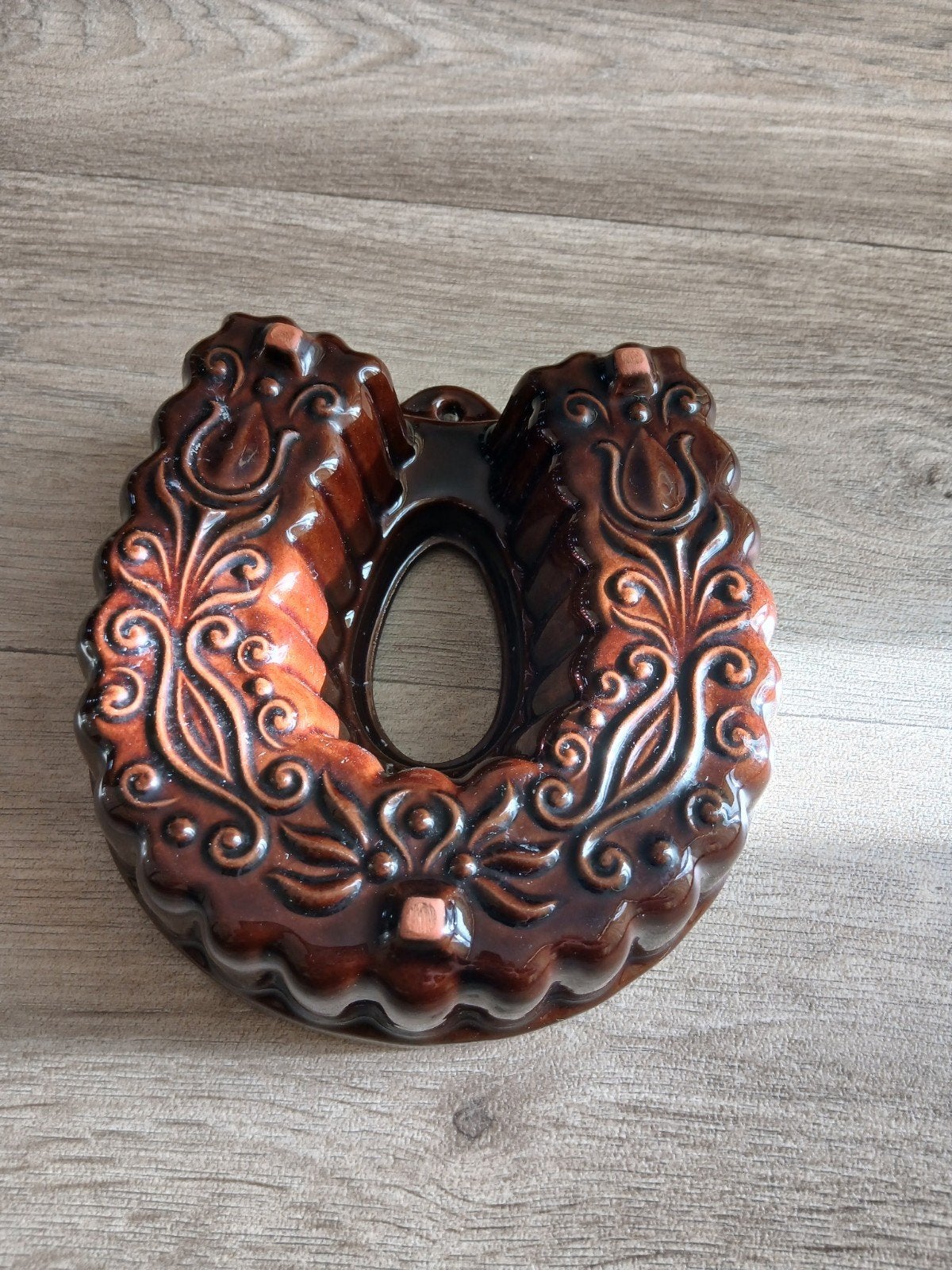 Vintage puddingvorm - hoefijzer & folkloristisch motief, Ophalen