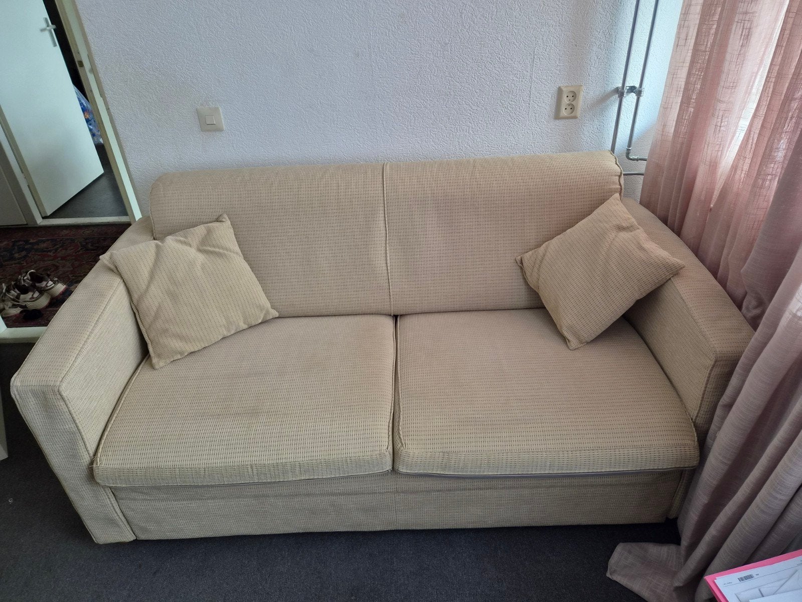 Mooie beige slaapbank - zo goed als nieuw, Huis en Inrichting, Ophalen, Beige, Tweepersoons, 140 cm