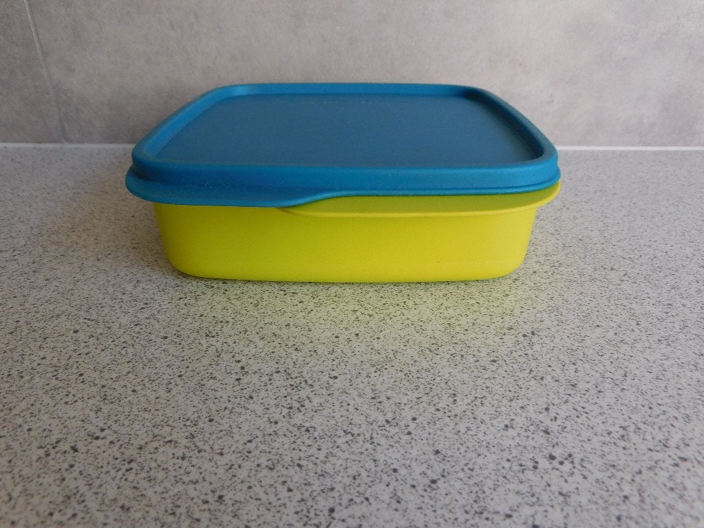 Tupperware Snack Schaal 550 ml. Lime Blauw, Ophalen of Verzenden, Zo goed als nieuw, Groen, Schaal
