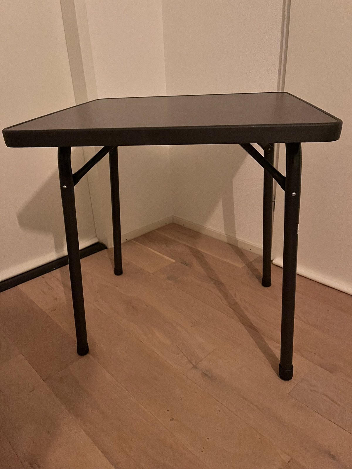 Tuintafel van Sieger 70 x 70 cm hoog 72 cm., Ophalen, Nieuw