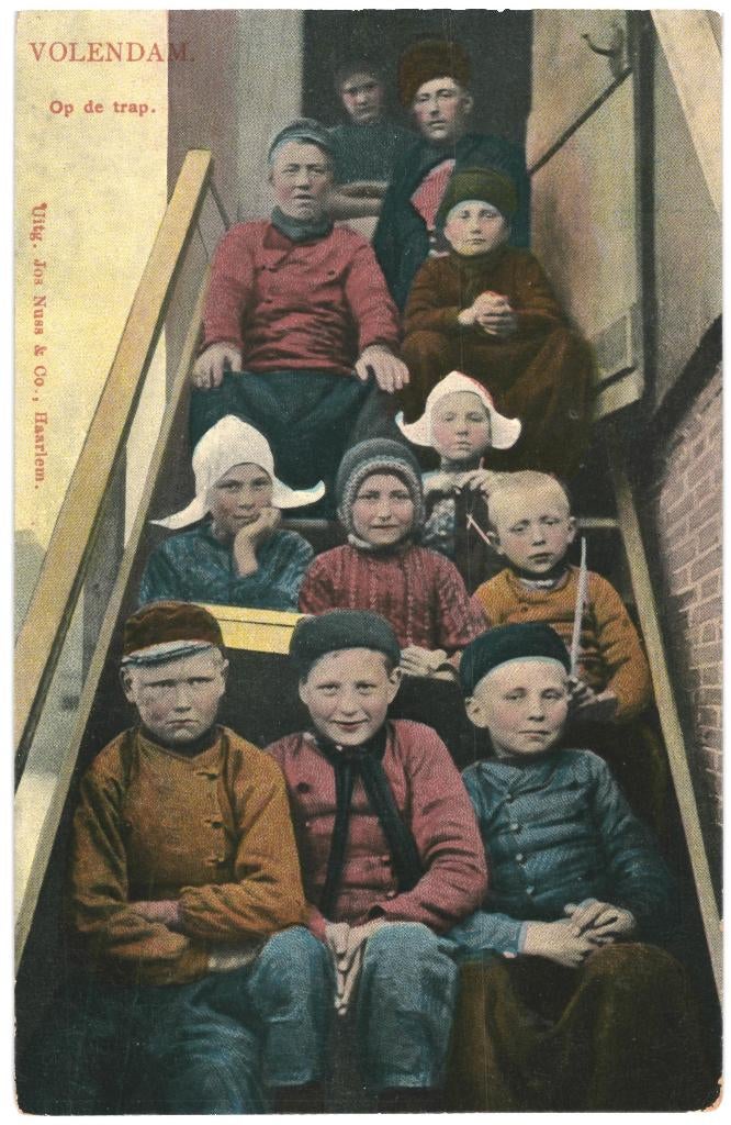 992388 Volendam Op de Trap Nette oude kaart onbeschreven, Ophalen of Verzenden, 1920 tot 1940, Ongelopen, Noord-Holland