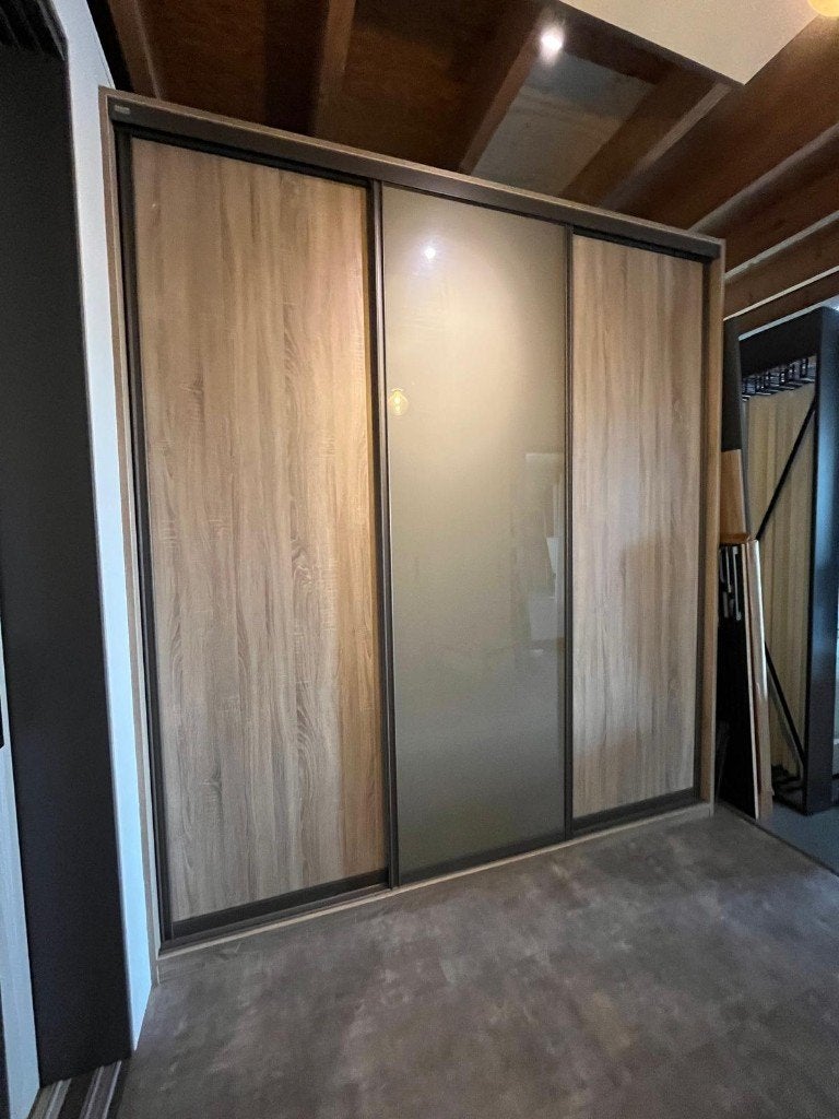 Showroommodel schuifwandkast eiken met wit interieur, Ophalen, 200 cm of meer, 200 cm of meer, Glas