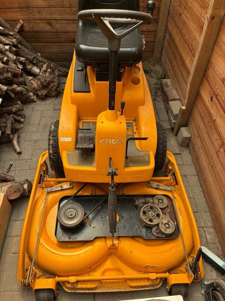 Stiga Villa grasmaaier - Aandrijfriem maaidek te vervangen, Ophalen, Gebruikt, Benzine-grasmaaier