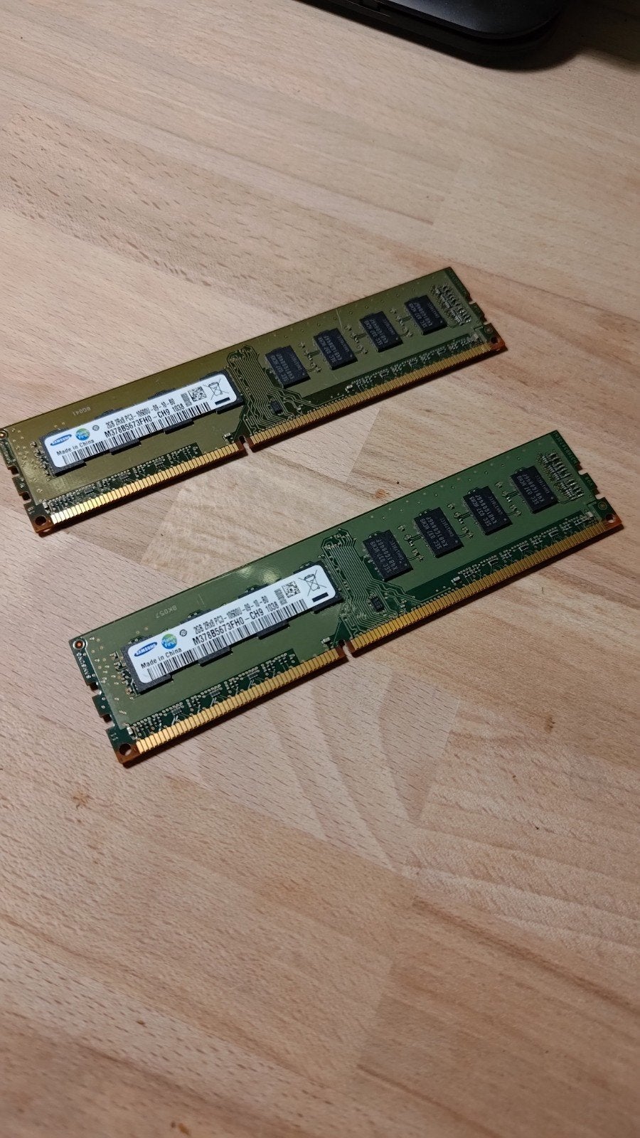 2GB DDR3 PC3-10600U RAM Geheugen 2x, Computers en Software, RAM geheugen, Gebruikt, 1333 MHz, DDR3, Ophalen of Verzenden