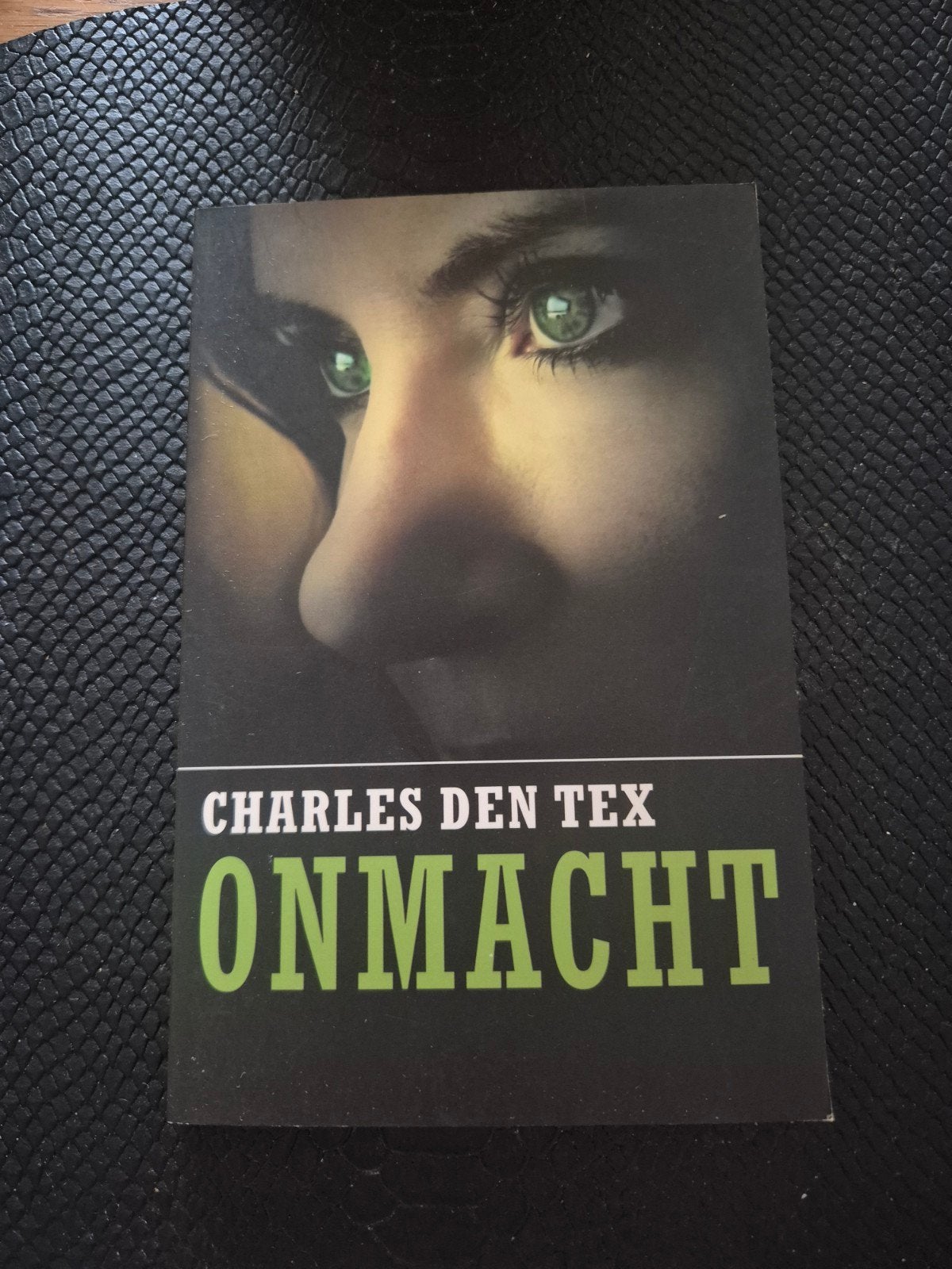 Charles den Tex - Onmacht, Ophalen of Verzenden, Zo goed als nieuw, Charles den Tex