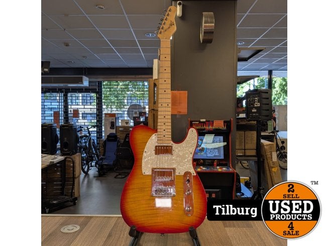 Michael Kelly 53DB Cherry Sunburst elektrische gitaar, Michael Kors, Zo goed als nieuw, Support@michaelkors.com, 11 West 42nd Street
New York, NY 10036
United States
