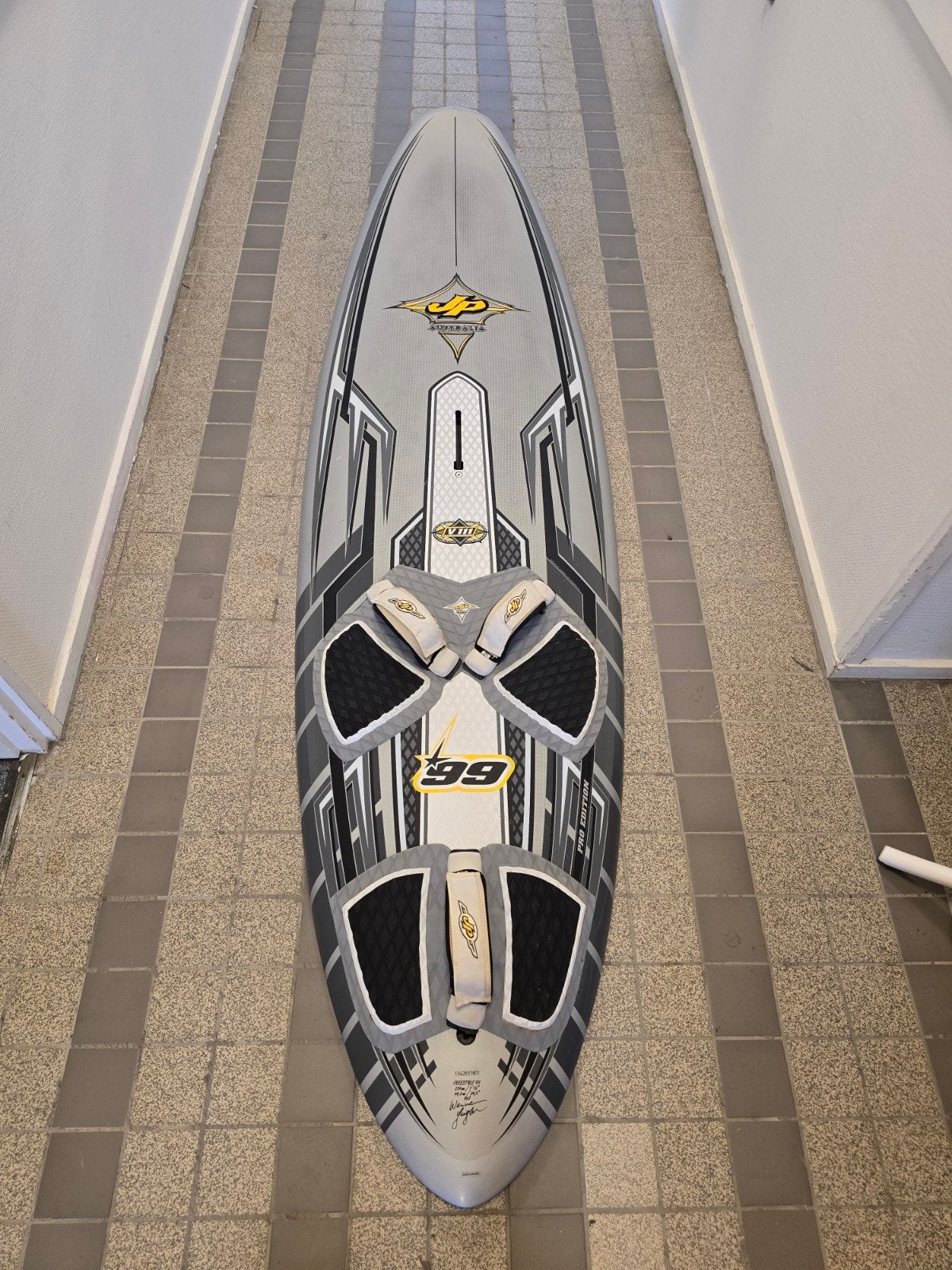 JP Australia Freestyle 99 Windsurfplank incl vin en boardbag, Watersport en Boten, Ophalen, Plank