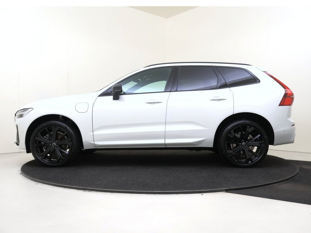Volvo XC60 T6 AWD Plus Black Edition | 360 Camera | Panora, Automaat, 12 maanden, Gebruikt, 4 cilinders