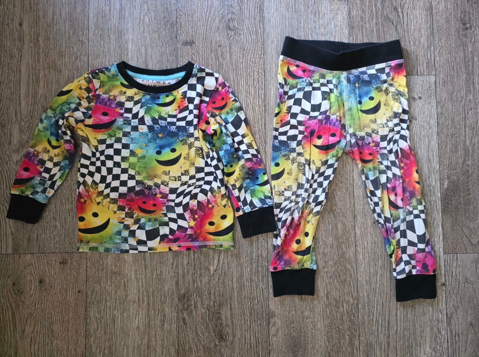 Vrolijke pyjama met smiley's  Maat 98, Ophalen of Verzenden, Gebruikt, Maat 98