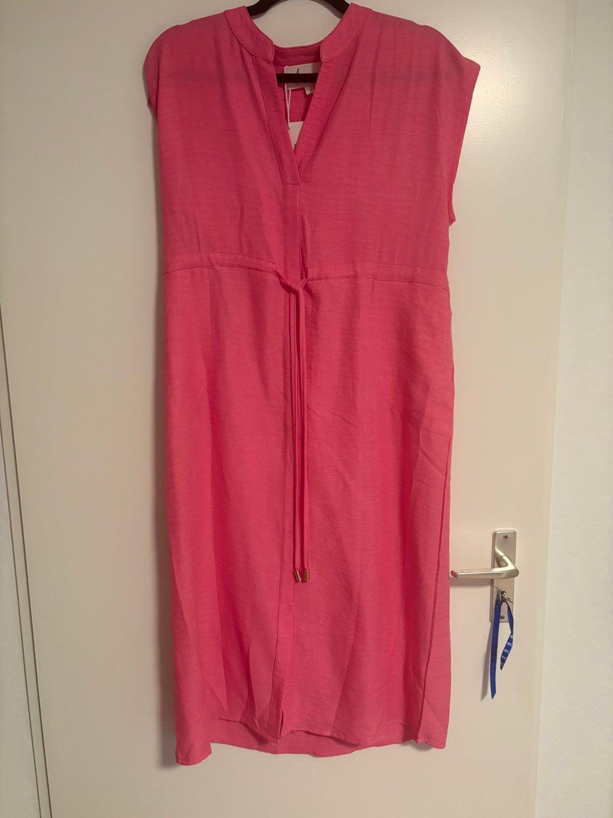 Azzurro jurk roze Onesize, nieuw met label., Ophalen of Verzenden, Zo goed als nieuw, Roze, Onder de knie