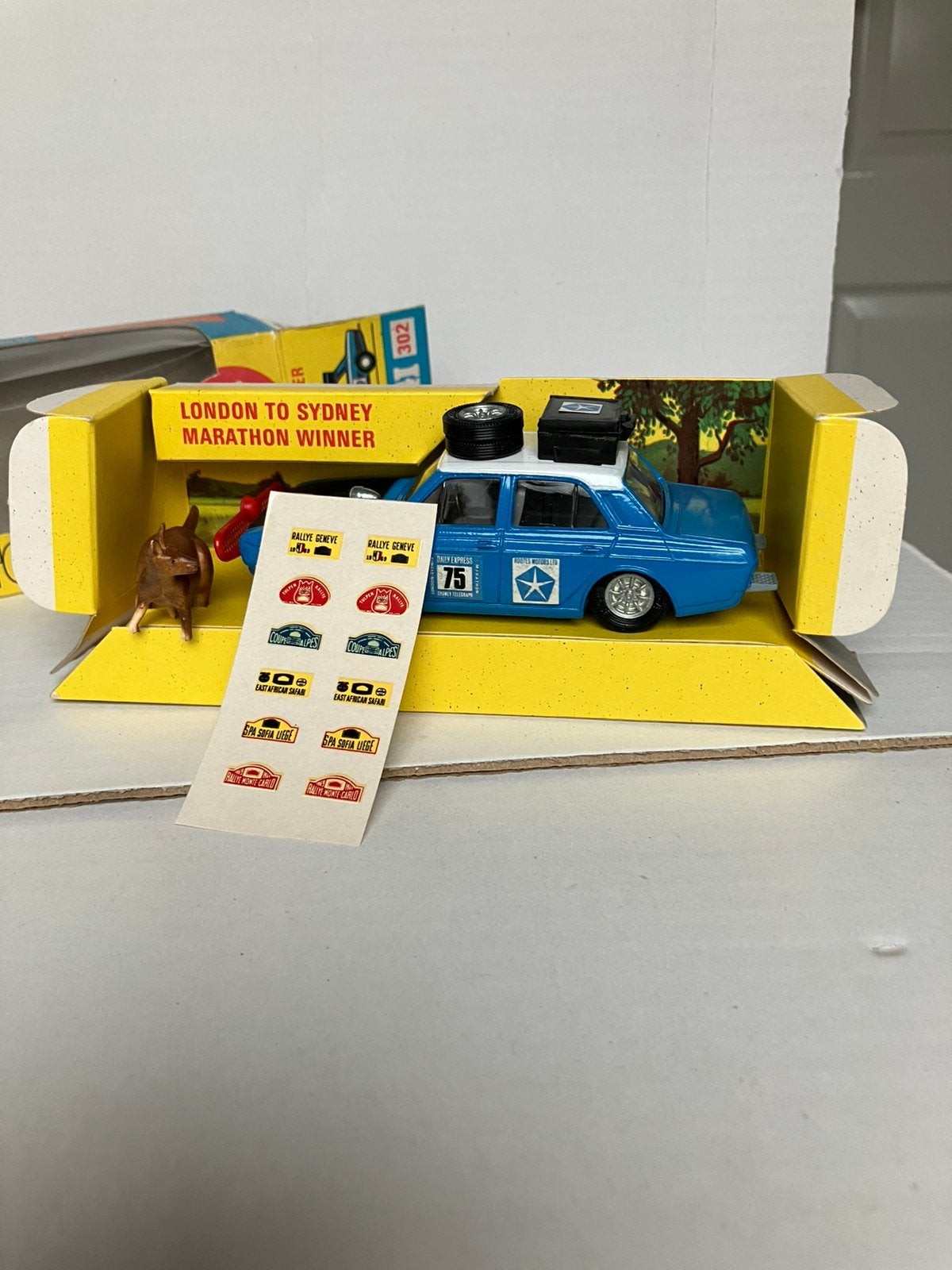 Corgi toys 302: hillman hunter, Ophalen of Verzenden, Zo goed als nieuw, Auto, Corgi
