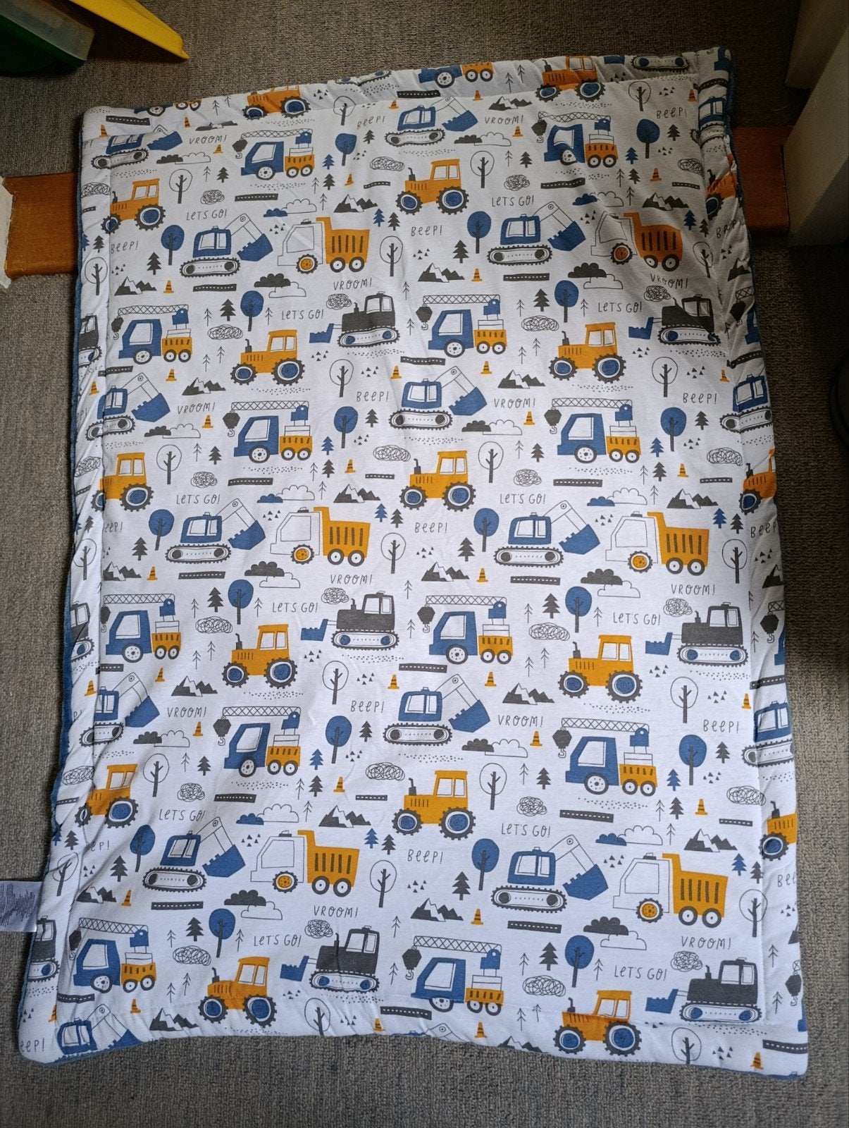 Boxkleed omkeerbaar met bouwvoertuigen en effen blauw, Ophalen of Verzenden, Gebruikt