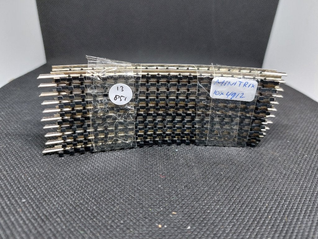 Minitrix 4912 - 10 x gebogen rail R1 / 30 graden (13851), Gebruikt, Gelijkstroom, Trix, Rails