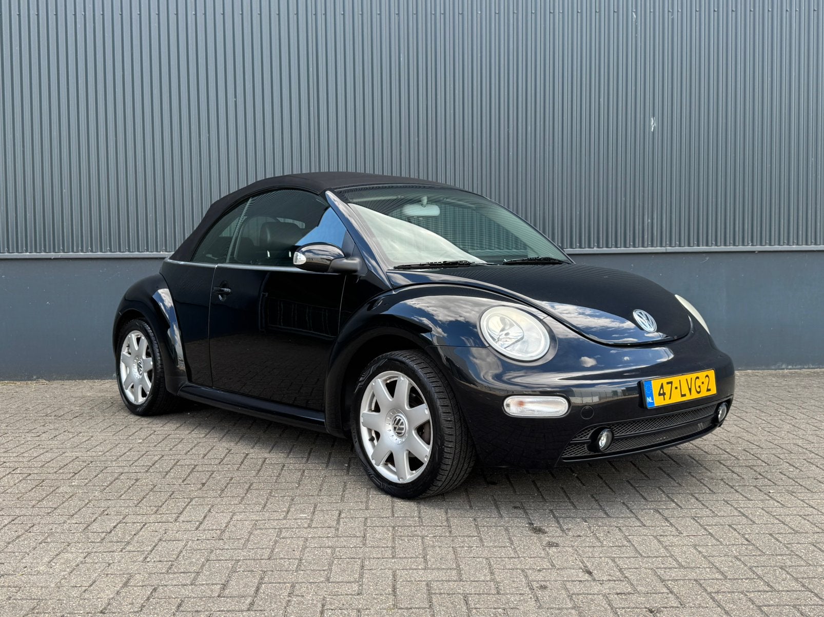 Volkswagen Beetle 2.0 Highline Cabriolet | Airco, Stoelverw, Voorwielaandrijving, 4 cilinders, 4 stoelen, Zwart