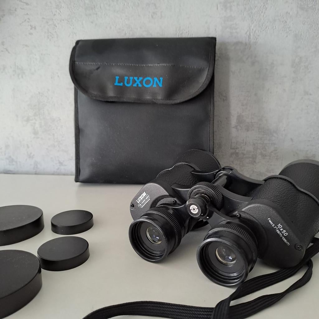 Verrekijker Luxon 10x50-99m/1000m inc. opbergtas, Audio, Tv en Foto, Optische apparatuur | Verrekijkers, Ophalen, Zo goed als nieuw