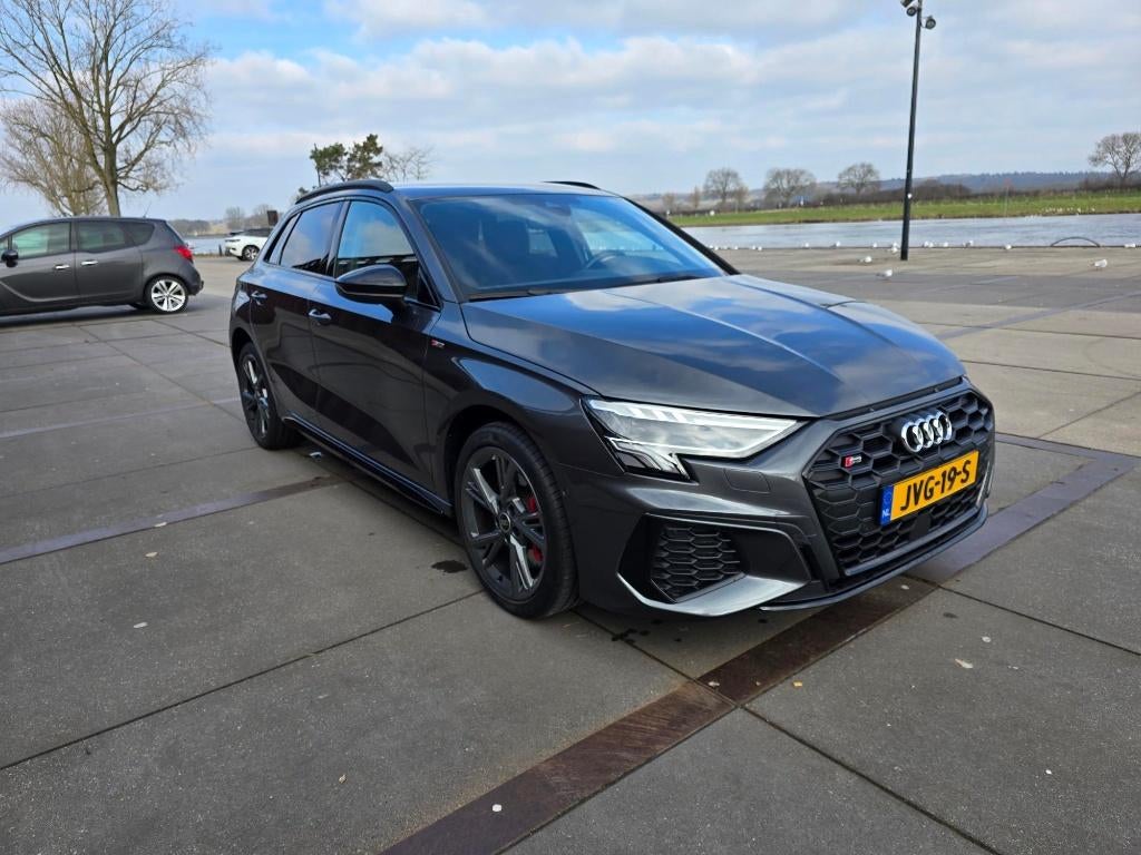 Audi A3 45 Tfsi e 245pk S-line B&O Soundsystem 2023 grijs, Auto's, Audi, 4 cilinders, Plug-in hybride, Hybride Elektrisch/Benzine