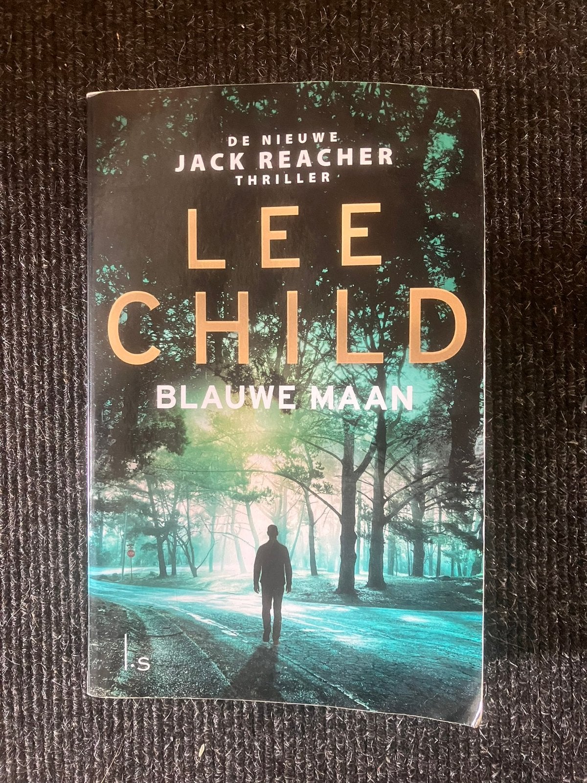 Blauwe maan Lee child, Ophalen of Verzenden, Gelezen