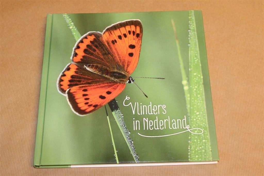 Vlinders in Nederland [Informatief Fotoboek PostNL], Ophalen of Verzenden, Zo goed als nieuw, Overige diersoorten