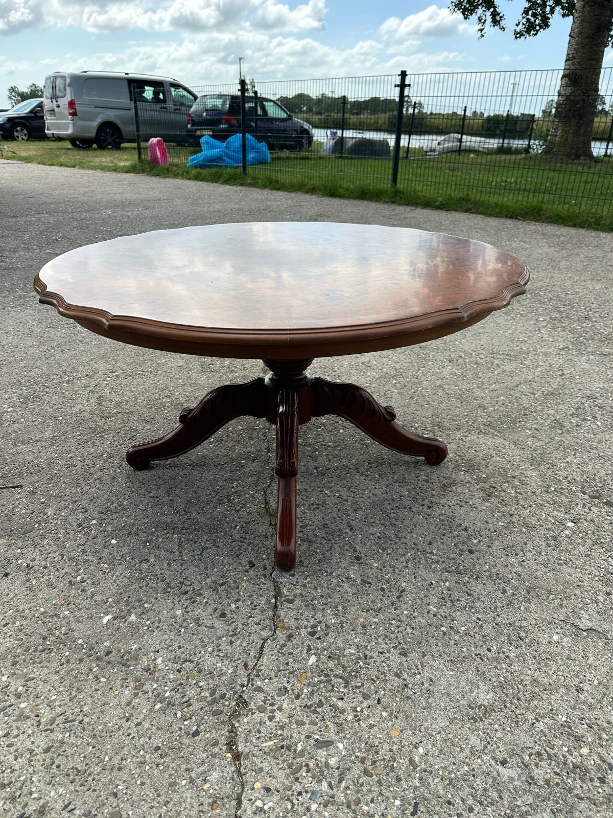 Elegante Notenhouten Salontafel met Wortelnotenfineer, Antiek en Kunst, Ophalen