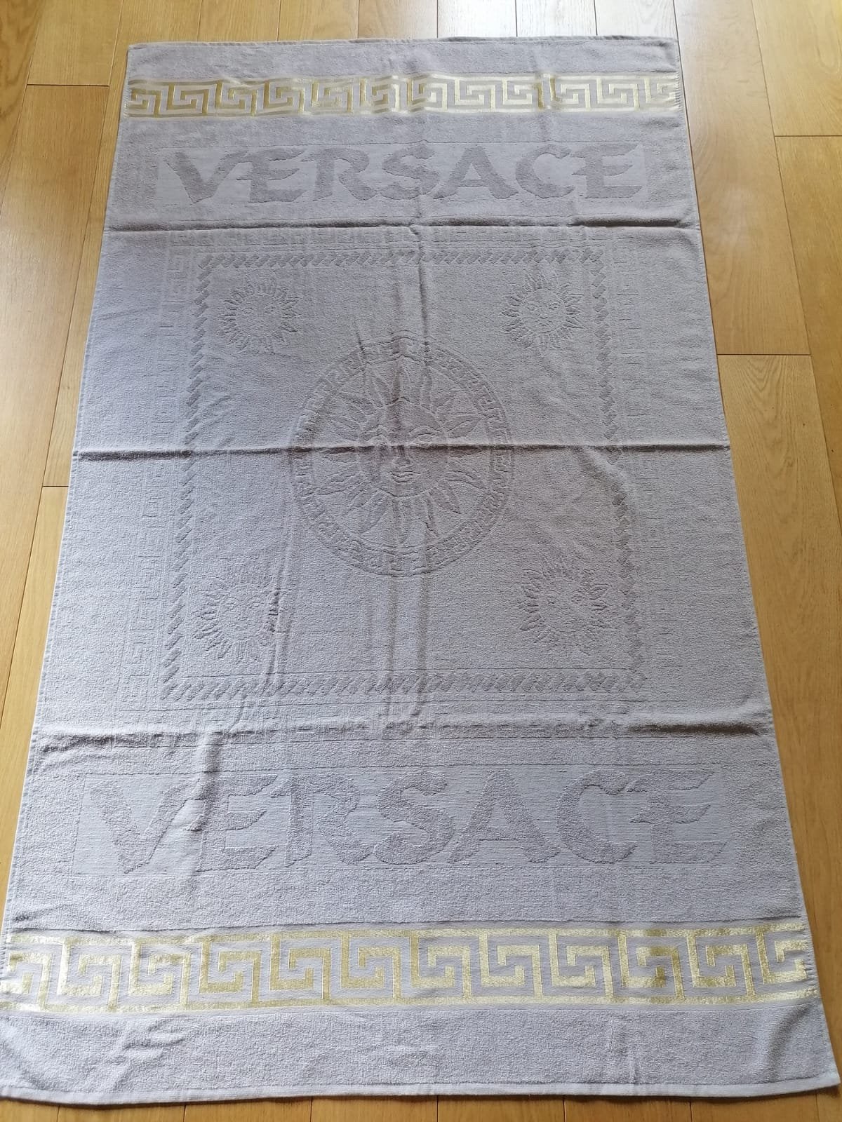 Versace handdoek, kleur grijs, heel groot, nieuw, Verzenden, Nieuw, Grijs, Handdoek