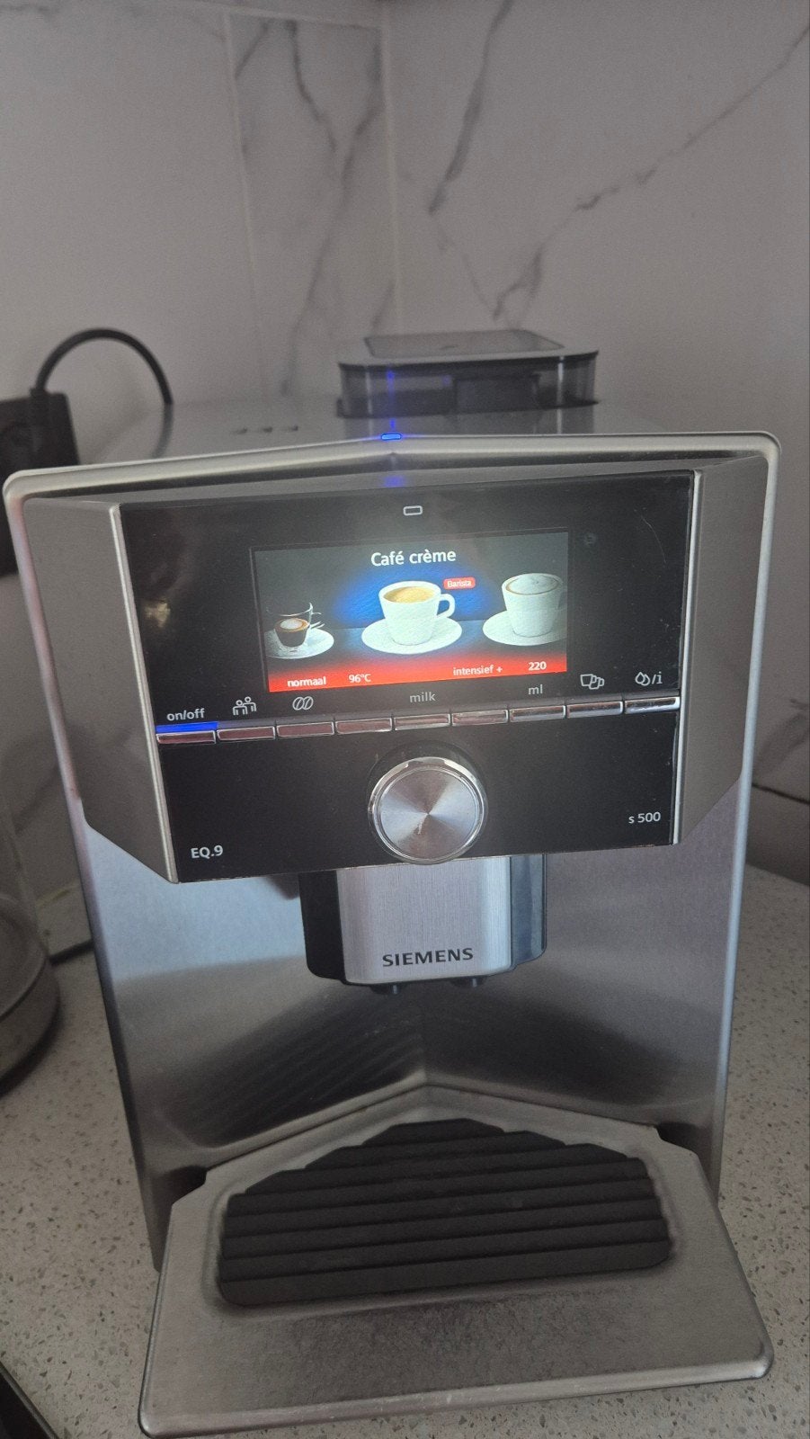 Siemens EQ.9 S500 volautomatische espressomachine, Espresso apparaat, Zo goed als nieuw, 2 tot 4 kopjes, Afneembaar waterreservoir