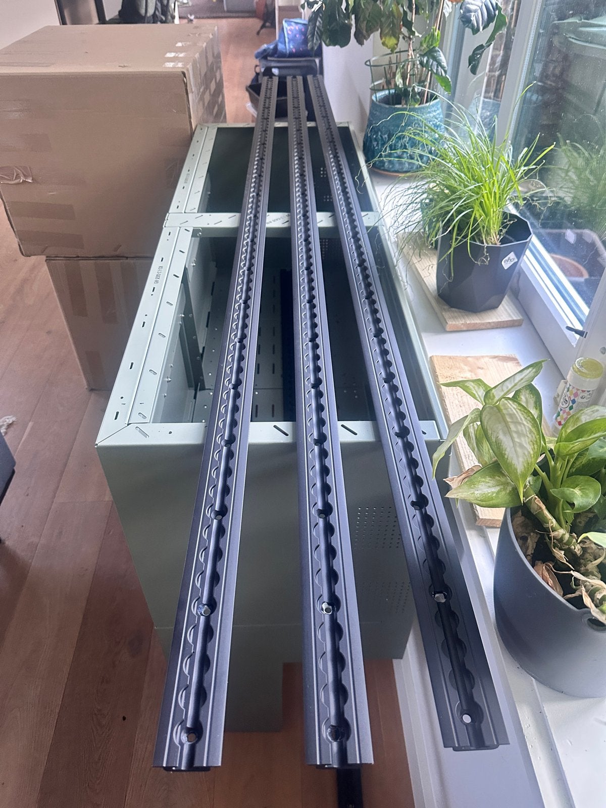 Zwarte verzonken airline rails 1975mm voor camperbouw, Ophalen, Nieuw