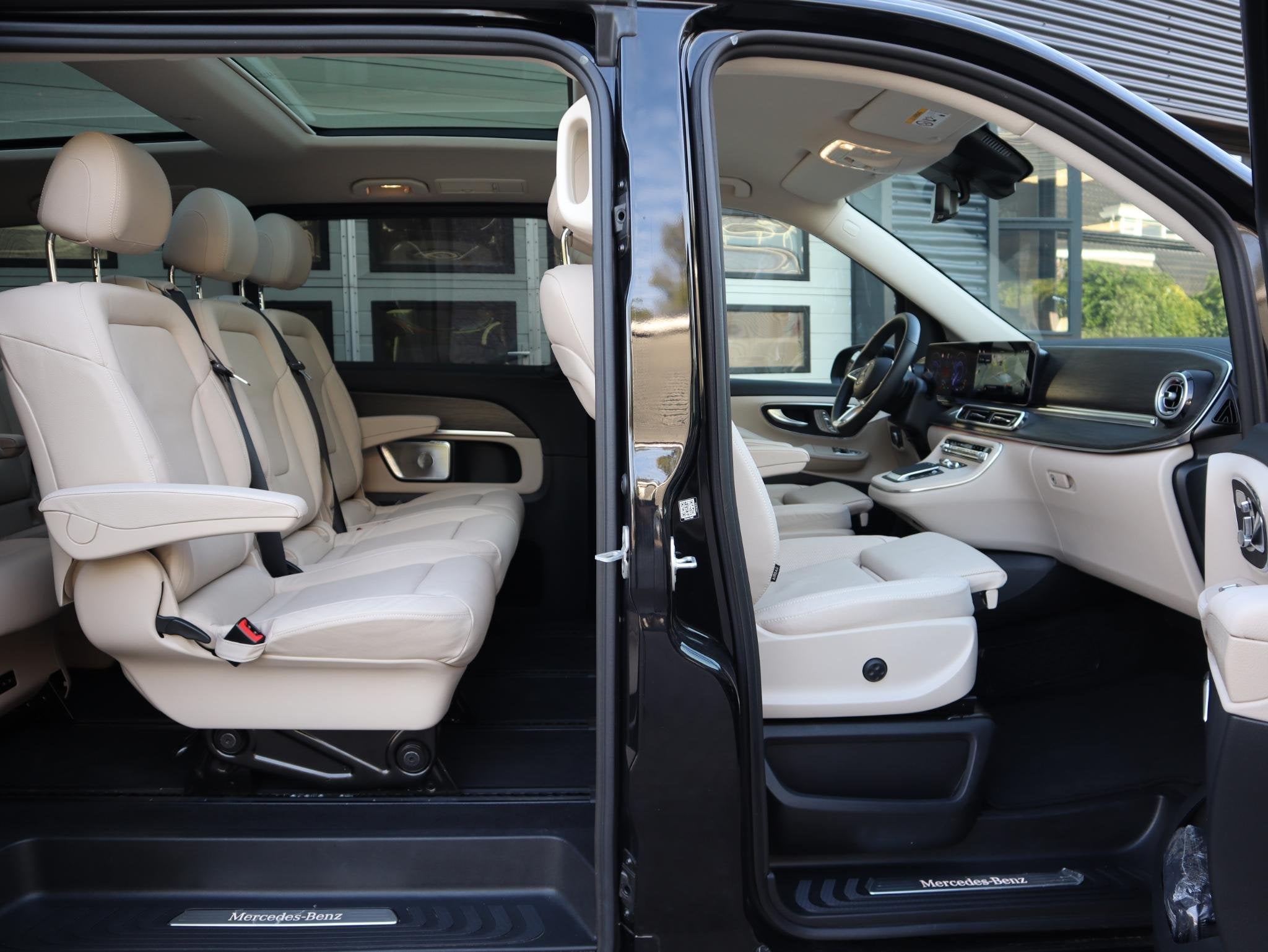 Mercedes-Benz EQV 300 90 kWh L2 Avantgarde - Alle Opties - A, Auto's, Gebruikt, 365 km, 7 stoelen, Elektrisch