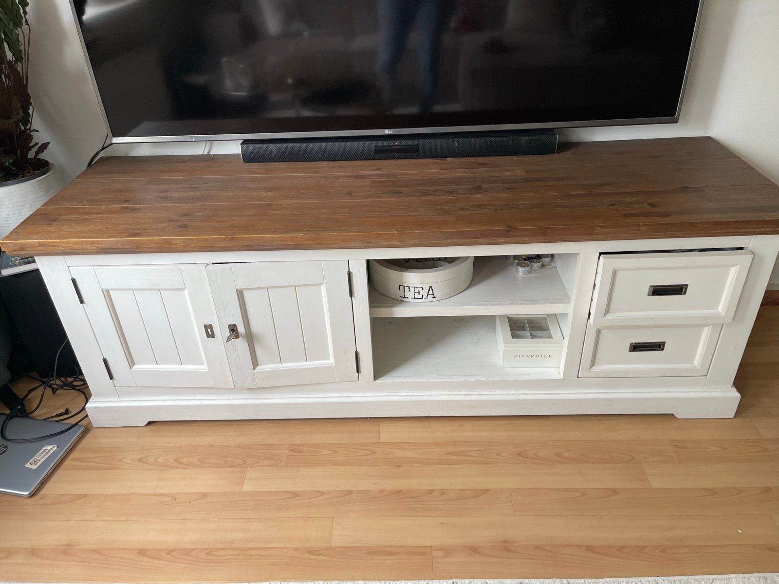 TV-meubel Surrey, Ophalen, Gebruikt, 150 tot 200 cm, Landelijk