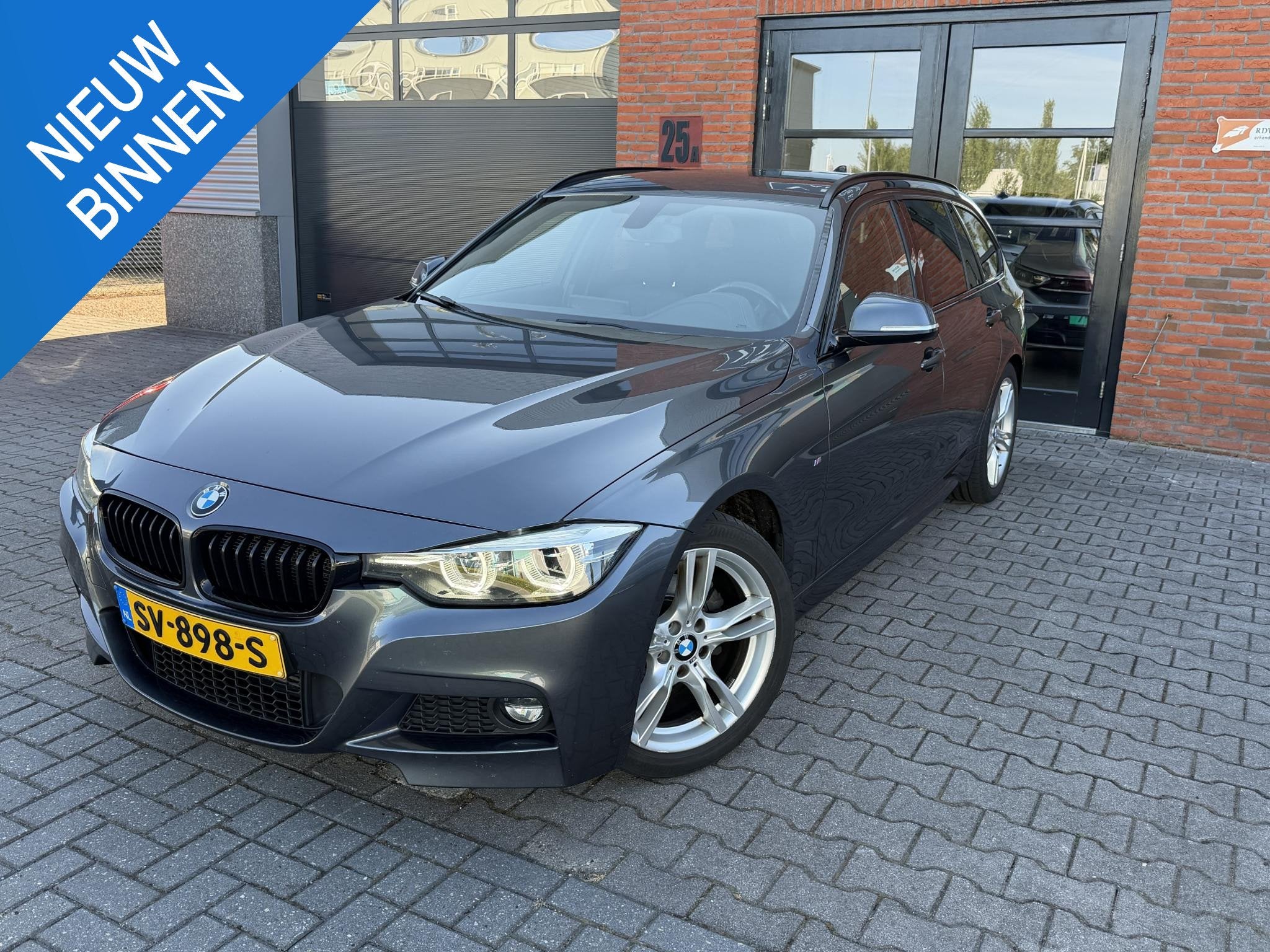 BMW 3-serie Touring 318i Edition M Sport Shadow Executive, Auto's, BMW, Automaat, Gebruikt, 3 cilinders, 3-Serie