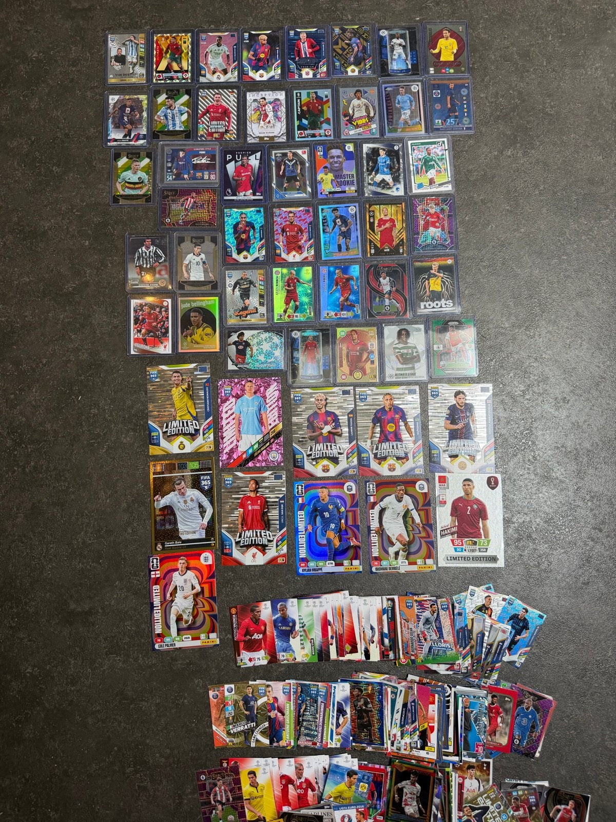 Grote bundel voetbalkaarten: Ronaldo, Messi, Mbappé en meer!, Hobby en Vrije tijd, Stickers en Plaatjes, Ophalen of Verzenden