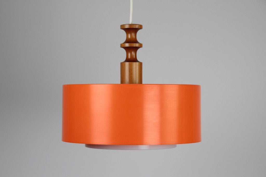 Oranje Plexiglas & Grenen Hanglamp — Luxus, Zweden, 1970s, Huis en Inrichting, Hout, Gebruikt, Midcentury Modern / Scandinavisch Design / Zweeds Design