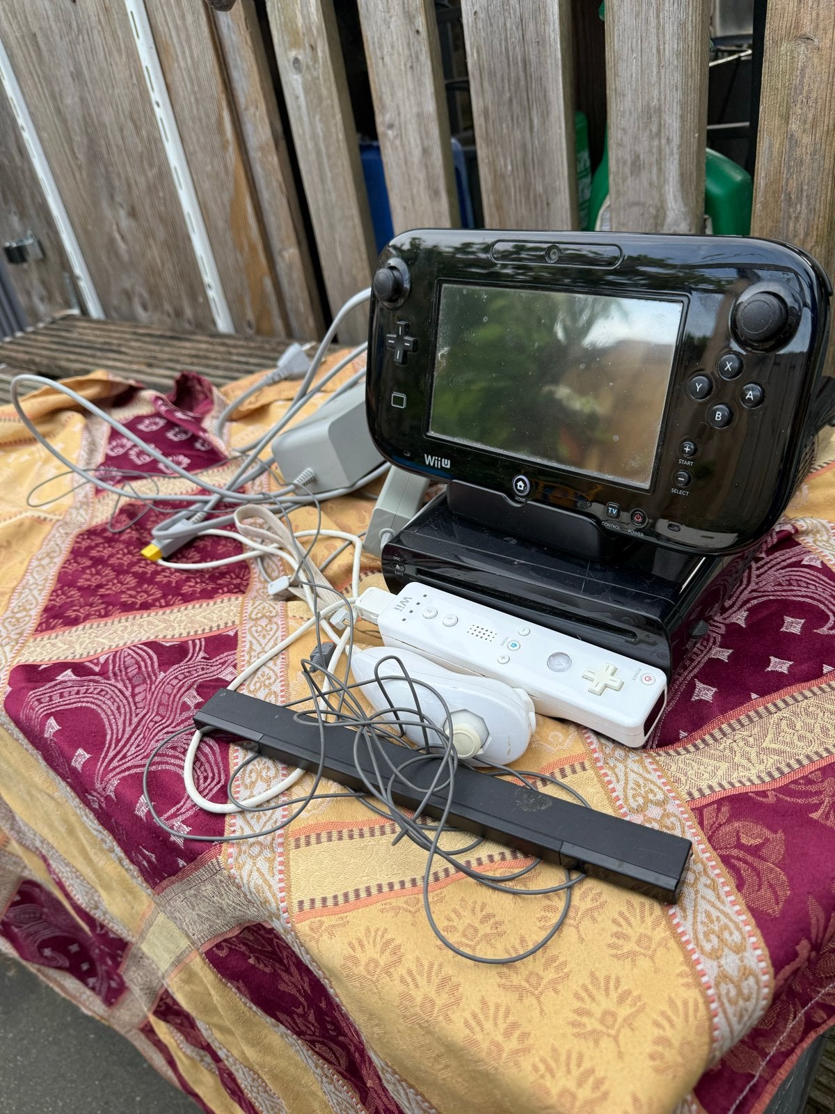 Wii U Zwart met GamePad, controllers en accessoires, Spelcomputers en Games, Ophalen of Verzenden, Gebruikt, Met 2 controllers