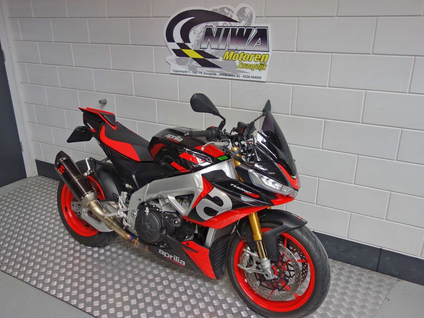 APRILIA TUONO V4 1100 FACTORY, 1077 cc, 4 cilinders, Motorrijbewijs A, Bedrijf