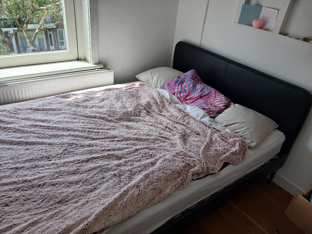 Zwarte bed (frame), 160cm, Huis en Inrichting, Slaapkamer | Bedden, Ophalen, Overige materialen, Zwart, Zo goed als nieuw