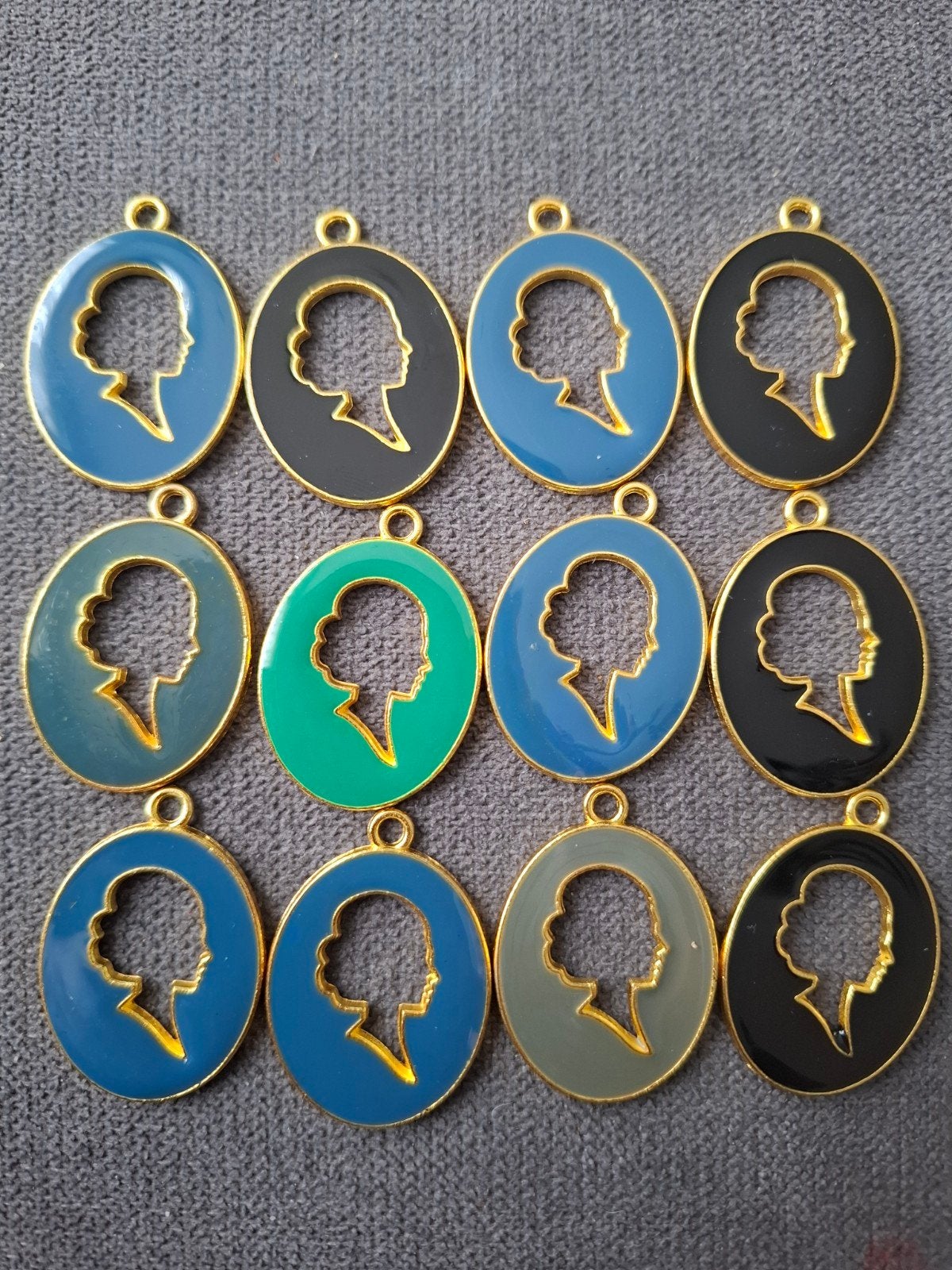 12 stuks hangers bedels metaal goud blauw zwart, Sieraden, Tassen en Uiterlijk, Kettinghangers, Overige materialen, -, -, Nieuw