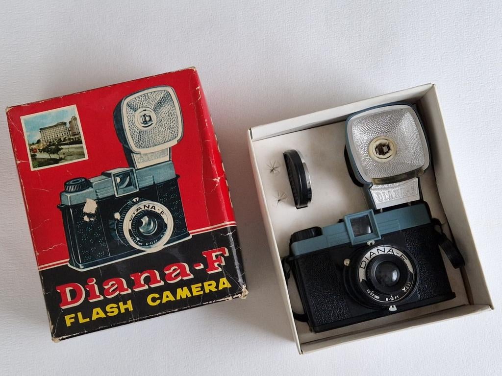 Diana-F analoge flitscamera, jaren 60, Ophalen of Verzenden, Gebruikt, Compact, Overige Merken