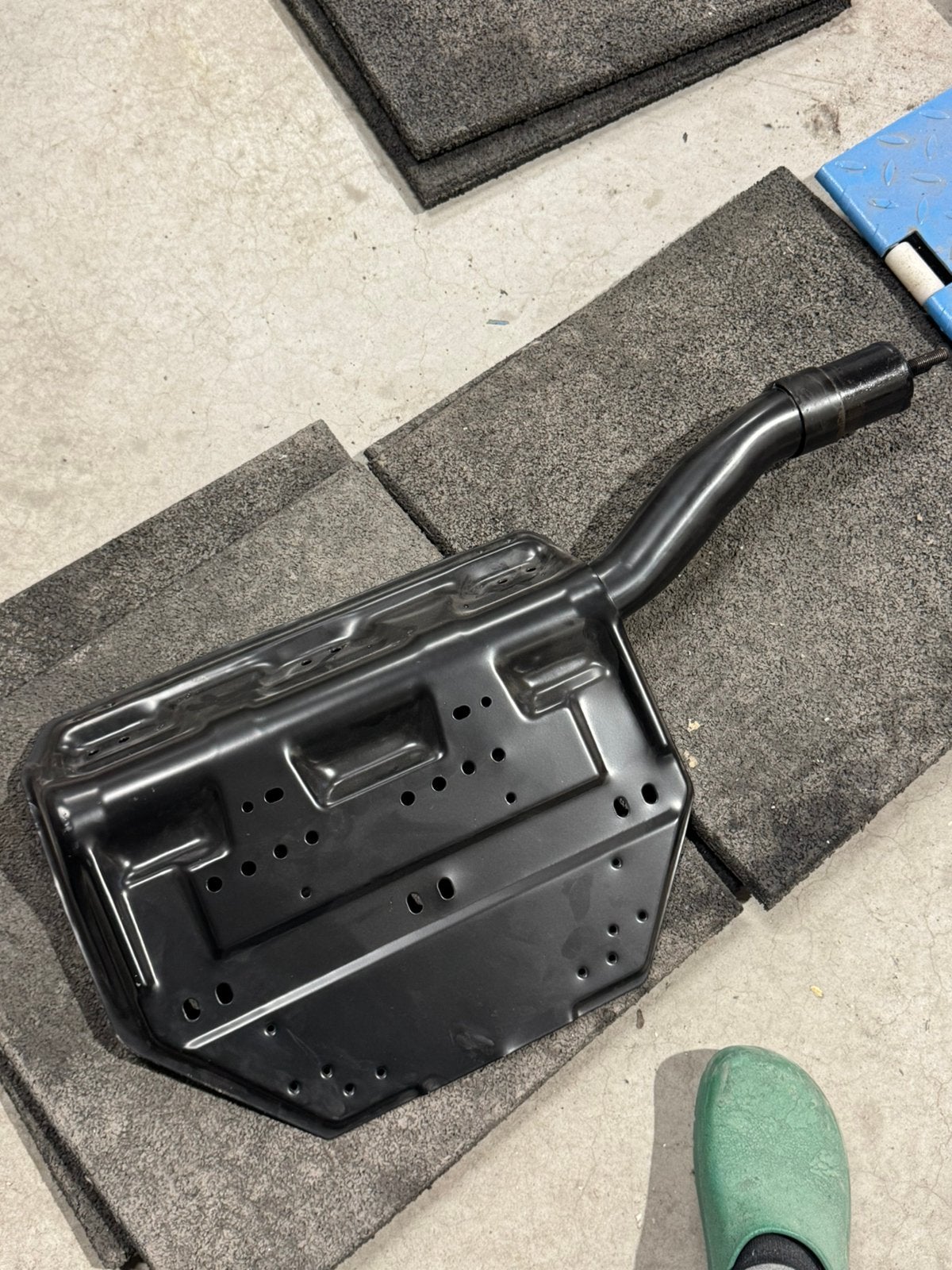 Spatbord steun voor trekas rechts Scania Nieuw, Ophalen, Nieuw