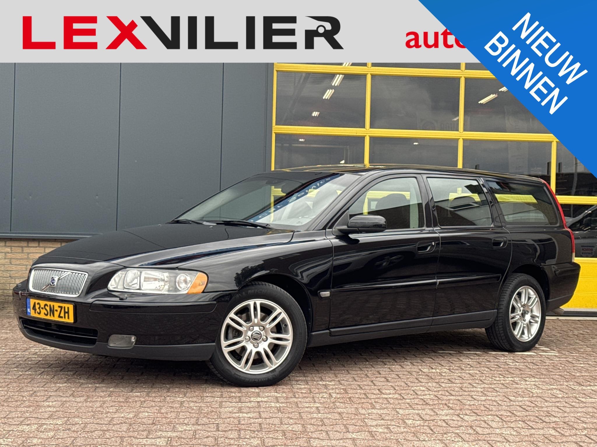 Volvo V70 2.4 Edition II Sport, Auto's, Volvo, Zwart, 2435 cc, 84 €/maand, 750 kg