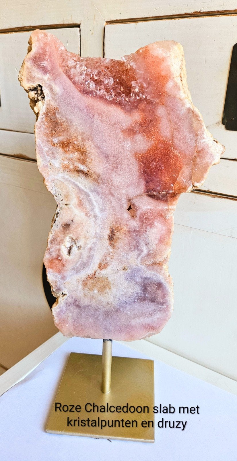 Edelsteen roze Amethist =Chalcedoon slab op stand 1,9kg SALE, Ophalen of Verzenden